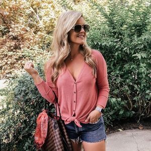 ✨ABERCROMBIE & FITCH Pink Front Tie Sz Medium Top Thermal✨